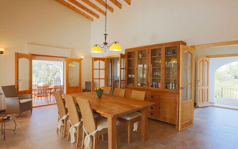 Casa Salvador: Kamer, Eigendom, Gebouw, Plafond, Eetkamer, Meubilair, Huis, Verdieping, Interieur Ontwerp, Tafel