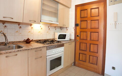 Aguamarina: Cabinetry, Countertop, Gebouw, Toestel Van De Keuken, Wastafel, Fornuis, Keuken, Hout, Huishoudapparatuur, Interieur Ontwerp
