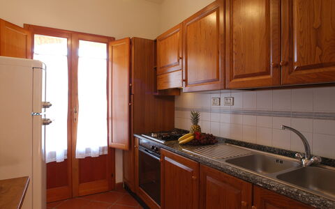 La Valle: Countertop, Kamer, Cabinetry, Meubilair, Eigendom, Keuken, Gebouw, Major Appliance, Wastafel, Interieur Ontwerp