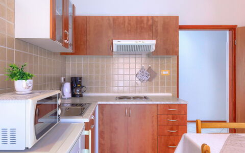 Bruno: Meubilair, Eigendom, Fotolijst, Azure, Hout, Verlichting, Interieur Ontwerp, Comfort, Verdieping, Flooring