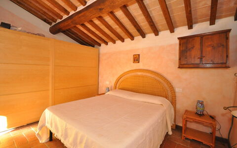 Casa Laura: Kamer, Bed, Slaapkamer, Eigendom, Meubilair, Laken, Gebouw, Matras, Bedding, Interieur Ontwerp