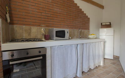 Ca' Di Bacco 935.2: Cabinetry, Countertop, Fornuis, Keuken, Hout, Fornuis, Interieur Ontwerp, Toestel Van De Keuken, Gebouw