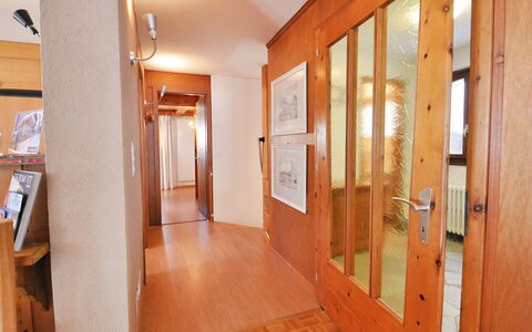 Lani: Gebouw, Deur, Hout, Oranje, Architectuur, Interieur Ontwerp, Flooring, Hal, Huis