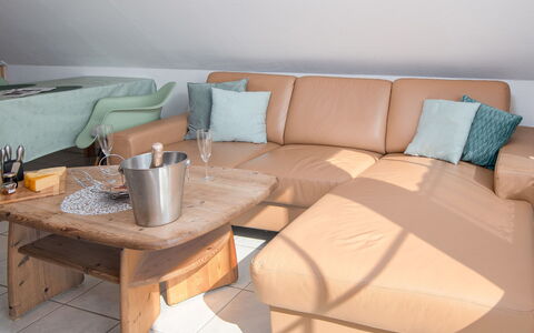 Norddeich 764: Meubilair, Bankstel, Hout, Flooring, Interieur Ontwerp, Verdieping, Woonkamer, Huis, Kamer