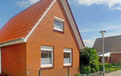 Hexenhuus: Fabriek, Wolk, Lucht, Gebouw, Venster, Straatlantaarn, Land Lot, Steen, Huis