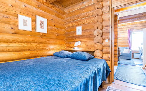 Vuosselinkulma 1: Hout, Slaapkamer, Hardwood, Beits, Blokhut, Plank, Bed, Bedding, Freezing, Laken