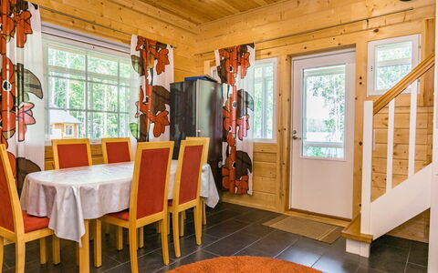 Katariina: Gras, Huis, Verblijf, Land Lot, Huis, Landgoed, Gazon, Siding, Boerderij, Veranda
