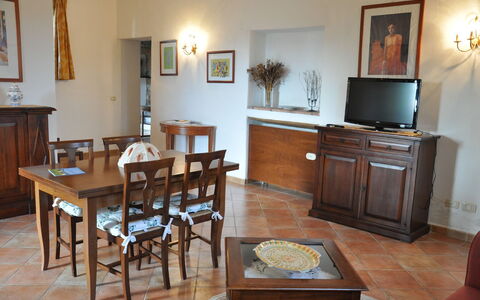 Le Querce Di Campocane: Kamer, Meubilair, Eigendom, Gebouw, Eetkamer, Tafel, Interieur Ontwerp, Verdieping, Huis, Onroerend Goed
