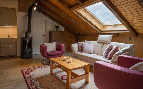 Orion 205: Wolk, Lucht, Eigendom, Gebouw, Boom, Hout, Stoel, Stedelijk Ontwerp, Buitenmeubels, Tafel
