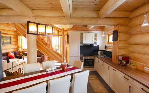Chalet Karin: Cabinetry, Countertop, Eigendom, Hout, Keuken, Kraan, Venster, Verdieping, Straal, Flooring