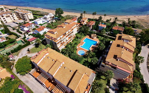 La Marina: Toevlucht, Appartement, Landgoed, Hacienda, Hotel, Villa, Badplaats, Eco Hotel, Zwembad