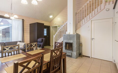 Sointuilevi 2 D 13: Flooring, Hout, Interieur Ontwerp, Verdieping, Plafond, Meubilair, Houten Vloer, Kamer, Huis, Verlichting