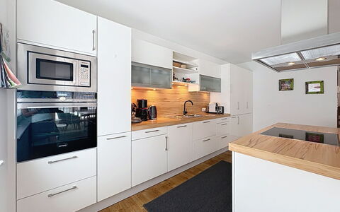 Linnehan: Keuken, Toestel Van De Keuken, Countertop, Cabinetry, Flooring, Interieur Ontwerp, Major Appliance, Hout, Huishoudapparatuur, Verdieping