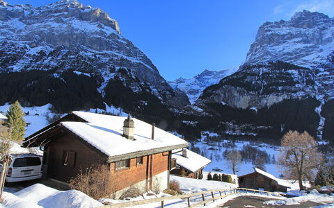 Chalet Almisräba: Lucht, Sneeuw, Berg, Gebouw, Venster, Helling, Huis, Natuurlijk Landschap, Freezing, Bergachtig Landvormen