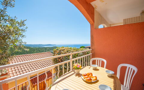 Cavalaire 605: Balkon, Villa