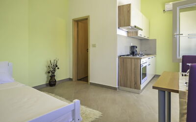Accommodatie:&nbsp;Ana 102.1