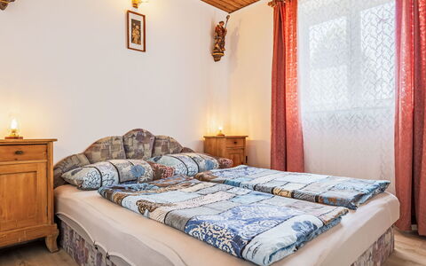 Sunny: Bed, Slaapkamer, Meubilair, Interieur Ontwerp, Hout, Laken, Bedding, Huis, Bed Frame, Linens