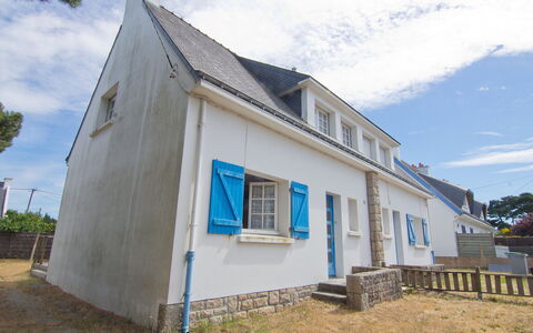 Penthievre: Wolk, Lucht, Fabriek, Venster, Gebouw, Land Lot, Boom, Huis, Verblijf, Facade