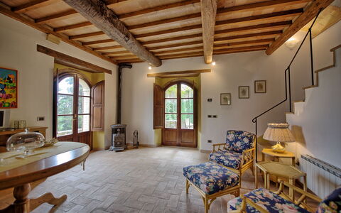 Villa Montalcino: Eigendom, Gebouw, Kamer, Plafond, Interieur Ontwerp, Huis, Onroerend Goed, Meubilair, Straal, Landgoed