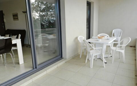 Lup - les Terrasses D'Alistro: Meubilair, Tafel, Stoel, Deur, Hout, Interieur Ontwerp, Verdieping, Flooring, Woonkamer, Schaduw