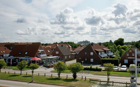 Fischerstube: Wolk, Lucht, Fabriek, Gebouw, Eigendom, Venster, Boom, Huis, Land Lot, Asfalt