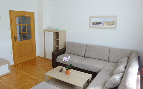 Hage 180: Bankstel, Eigendom, Meubilair, Tafel, Interieur Ontwerp, Fotolijst, Gebouw, Slaapbank, Comfort, Huis