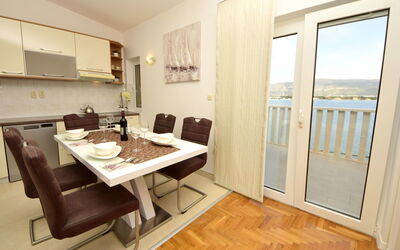 Accommodatie:&nbsp;Mornar 100.2