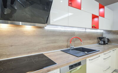 Accommodatie:&nbsp;Mornar 100.5