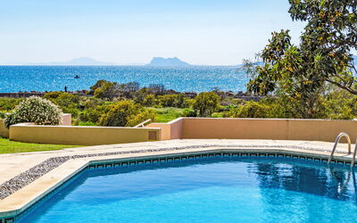 Estepona 108: Blauw, Zwembad, Toevlucht, Schaduw, Landgoed, Buitenmeubels, Landscaping, Eco Hotel, Tropen, Stoel