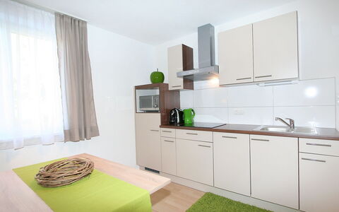 Schaller: Cabinetry, Meubilair, Eigendom, Countertop, Wastafel, Comfort, Interieur Ontwerp, Kraan, Gordijn, Flooring