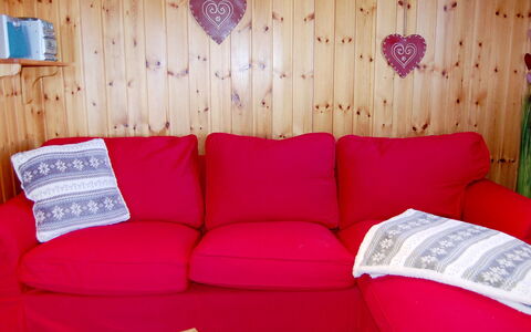 Le Ruisseau: Meubilair, Bankstel, Licht, Comfort, Hout, Woonkamer, Interieur Ontwerp, Hoofdkussen, Slaapbank, Decoratie