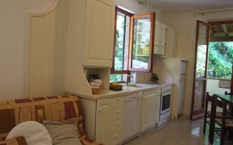Villa La Quercia: Kamer, Meubilair, Eigendom, Gebouw, Interieur Ontwerp, Verdieping, Huis, Hardwood, Cabinetry, Woonkamer