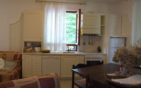 Villa La Quercia: Kamer, Meubilair, Eigendom, Interieur Ontwerp, Gebouw, Verdieping, Huis, Tafel, Keuken, Woonkamer