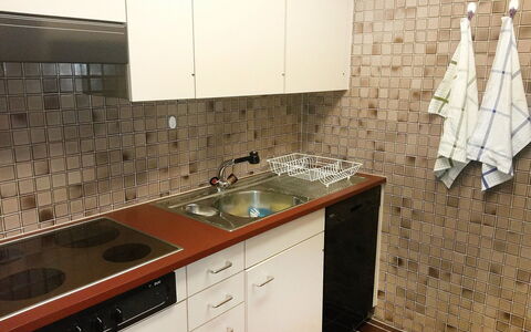 Apartment 10: Cabinetry, Countertop, Wastafel, Eigendom, Meubilair, Kraan, Gebouw, Gootsteen, Keuken, Hout