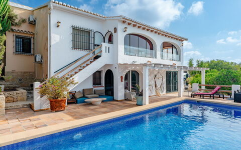 Karima: Zwembad, Huis, Landgoed, Toevlucht, Balkon, Herenhuis, Villa, Hacienda, Hotel, Eco Hotel