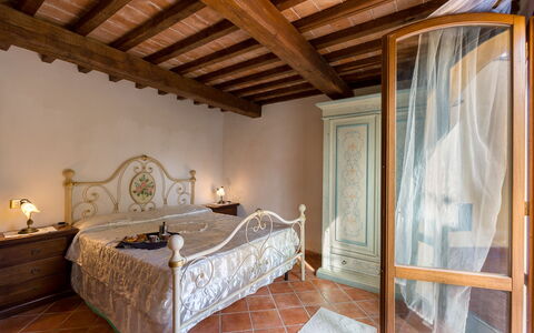 Villa La Fragola: Slaapkamer, Kamer, Eigendom, Bed, Meubilair, Gebouw, Plafond, Interieur Ontwerp, Huis, Laken