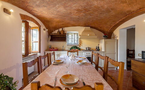 Villa La Fragola: Kamer, Eigendom, Gebouw, Interieur Ontwerp, Plafond, Eetkamer, Meubilair, Tafel, Huis, Verdieping